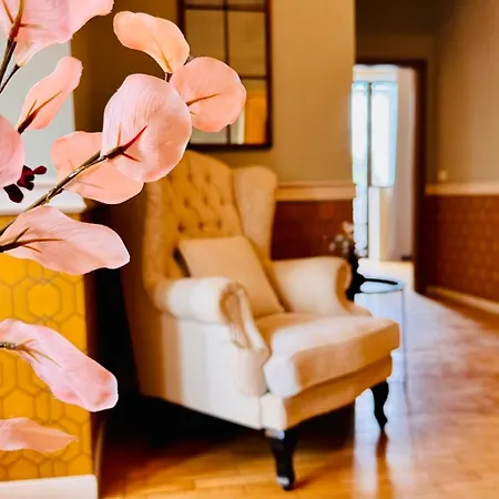 Apartmán Maison Warmth - Elegant Sunlit 2br Near Piata Victoriei