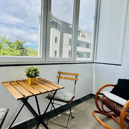 Apartmán Maison Warmth - Elegant Sunlit 2br Near Piata Victoriei *