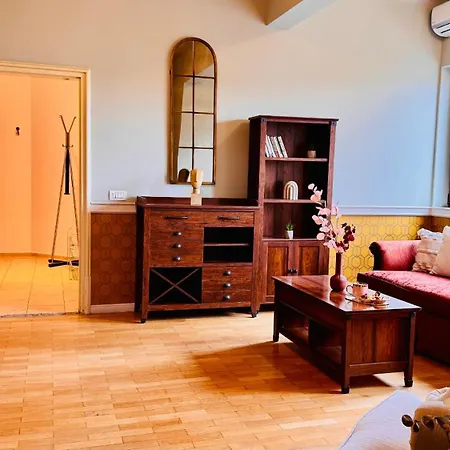 Maison Warmth - Elegant Sunlit 2br Near Piata Victoriei Apartmán Bukurešť