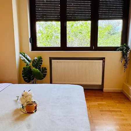 Maison Warmth - Elegant Sunlit 2br Near Piata Victoriei *