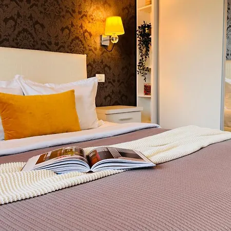 Maison Warmth - Elegant Sunlit 2br Near Piata Victoriei Apartmán Bukurešť