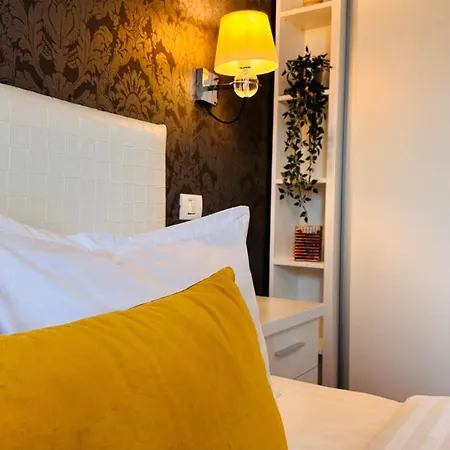 Apartmán Maison Warmth - Elegant Sunlit 2br Near Piata Victoriei Bukurešť