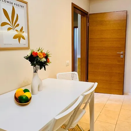 Apartmán Maison Warmth - Elegant Sunlit 2br Near Piata Victoriei Bukurešť