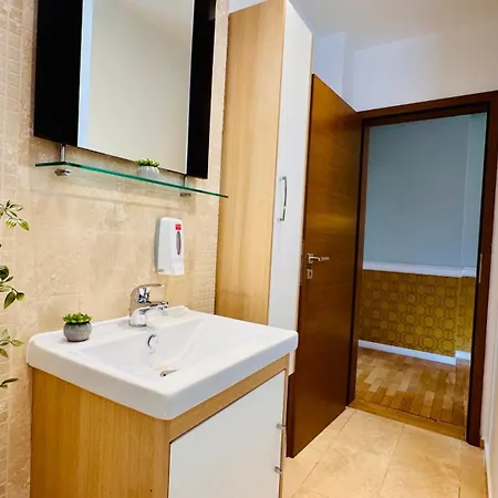 Apartmán Maison Warmth - Elegant Sunlit 2br Near Piata Victoriei *