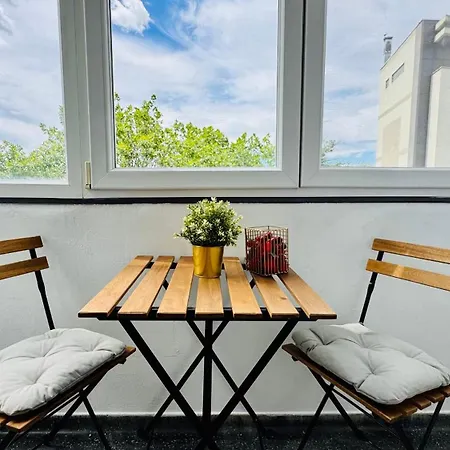 Maison Warmth - Elegant Sunlit 2br Near Piata Victoriei Bukurešť