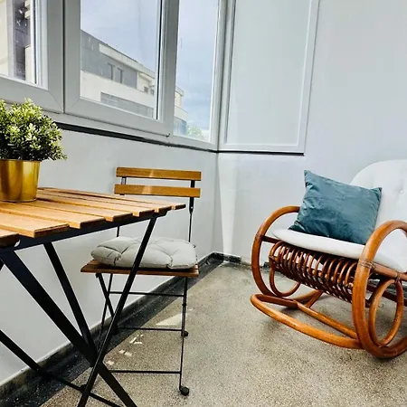 Maison Warmth - Elegant Sunlit 2br Near Piata Victoriei Apartmán Bukurešť
